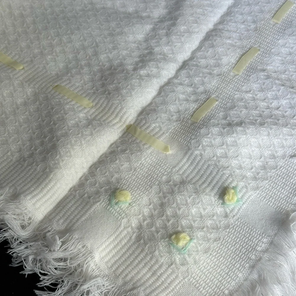 Vintage Half Moon Knit Acrylic Baby Blanket‎ White Yellow Ribbon Yellow Roses